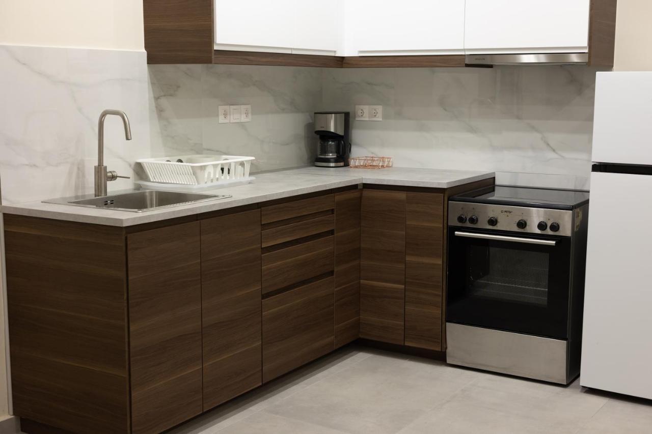 Adriana Apartment Agia Marina Екстериор снимка