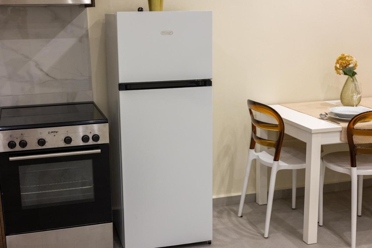 Adriana Apartment Agia Marina Екстериор снимка