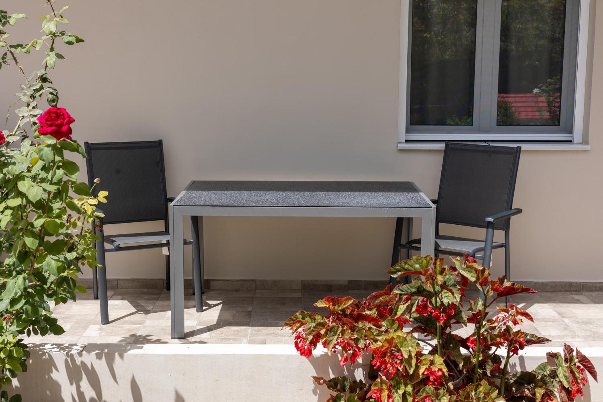 Adriana Apartment Agia Marina Екстериор снимка