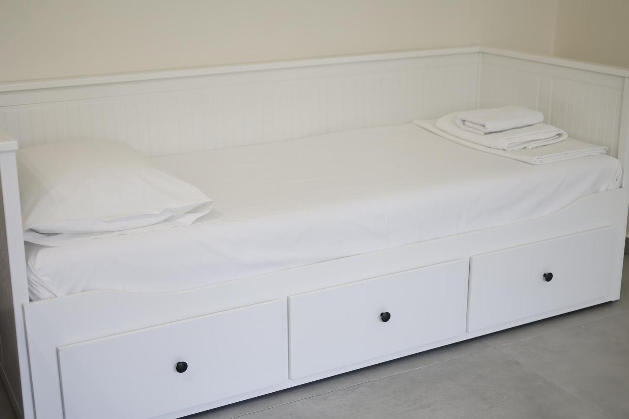 Adriana Apartment Agia Marina Екстериор снимка